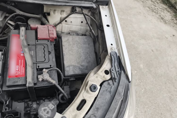 Used Buick Encore 2014 1.4T Automatic Two-Wheel Drive Urban Elite Model Engine Bay Left