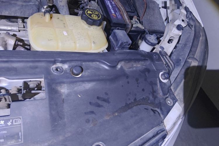 Used Buick Encore 2014 1.4T Automatic Two-Wheel Drive Urban Elite Model Engine Bay Left