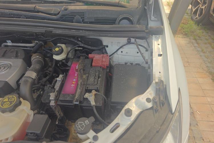 Used Buick Encore 2014 1.4T Automatic Two-Wheel Drive Urban Elite Model Engine Bay Left