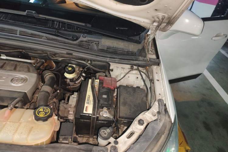 Used Buick Encore 2014 1.4T Automatic Two-Wheel Drive Urban Elite Model Engine Bay Left