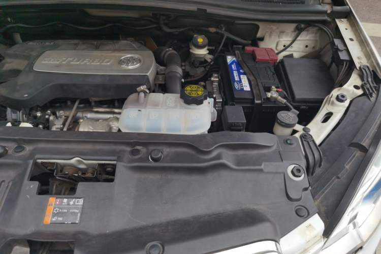Used Buick Encore 2014 1.4T Automatic Two-Wheel Drive Urban Elite Model Engine Bay Left