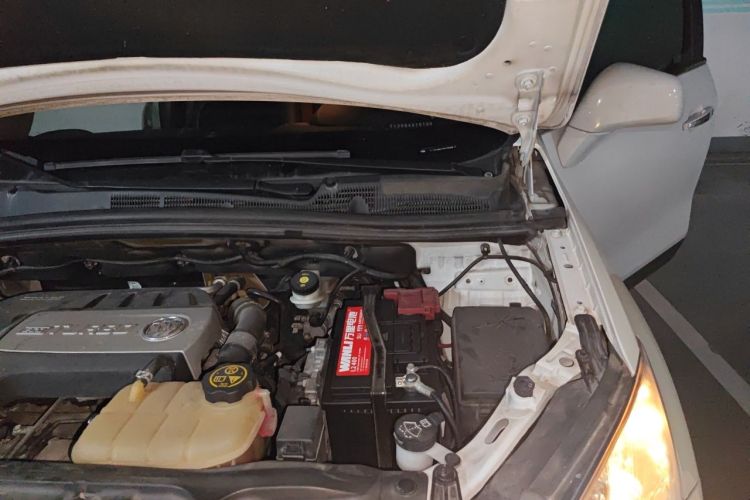 Used Buick Encore 2014 1.4T Automatic Two-Wheel Drive Urban Leading Model Engine Bay Left