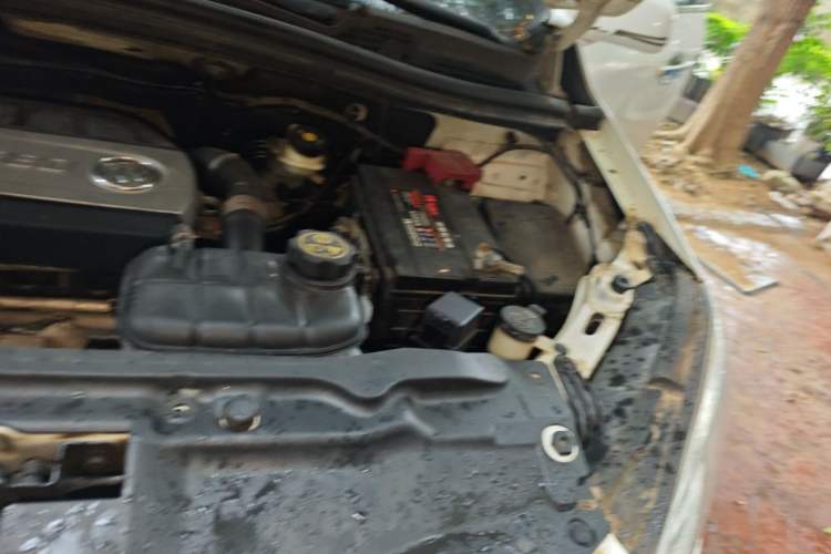 Used Buick Encore 2014 1.4T Automatic Two-Wheel Drive Urban Elite Model Engine Bay Left