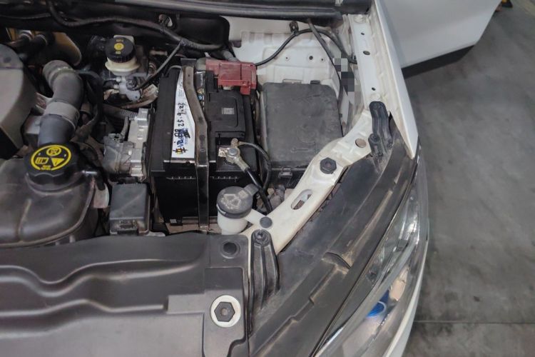 Used Buick Encore 2014 1.4T Automatic Two-Wheel Drive Urban Elite Model Engine Bay Left
