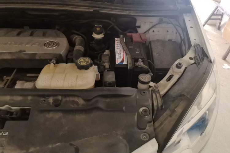 Used Buick Encore 2014 1.4T Automatic Two-Wheel Drive Urban Elite Model Engine Bay Left