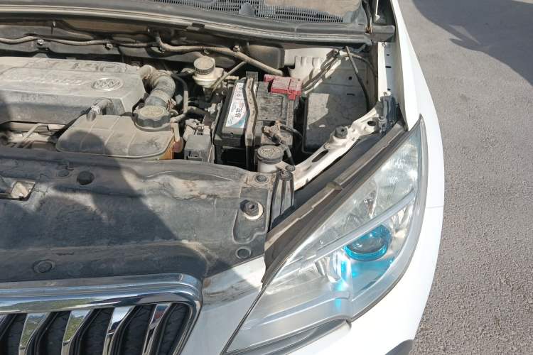Used Buick Encore 2014 1.4T Automatic Two-Wheel Drive Urban Elite Model Engine Bay Left