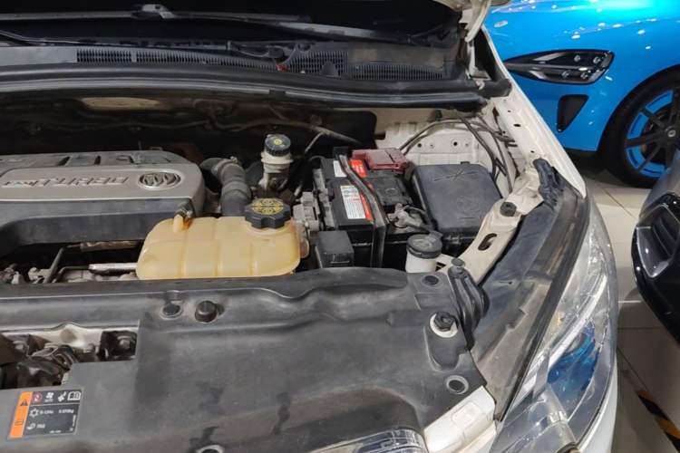 Used Buick Encore 2014 1.4T Automatic Two-Wheel Drive Urban Elite Model Engine Bay Left