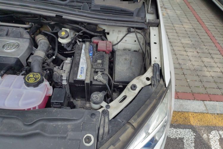 Used Buick Encore 2014 1.4T Automatic Two-Wheel Drive Urban Leading Model Engine Bay Left