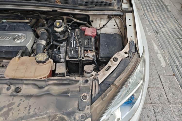 Used Buick Encore 2014 1.4T Automatic Two-Wheel Drive Urban Elite Model Engine Bay Left