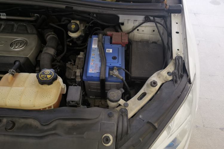 Used Buick Encore 2014 1.4T Automatic Two-Wheel Drive Urban Elite Model Engine Bay Left