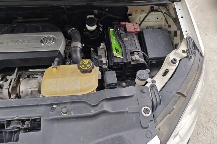 Used Buick Encore 2014 1.4T Manual Two-Wheel Drive Urban Advanced Model Engine Bay Left