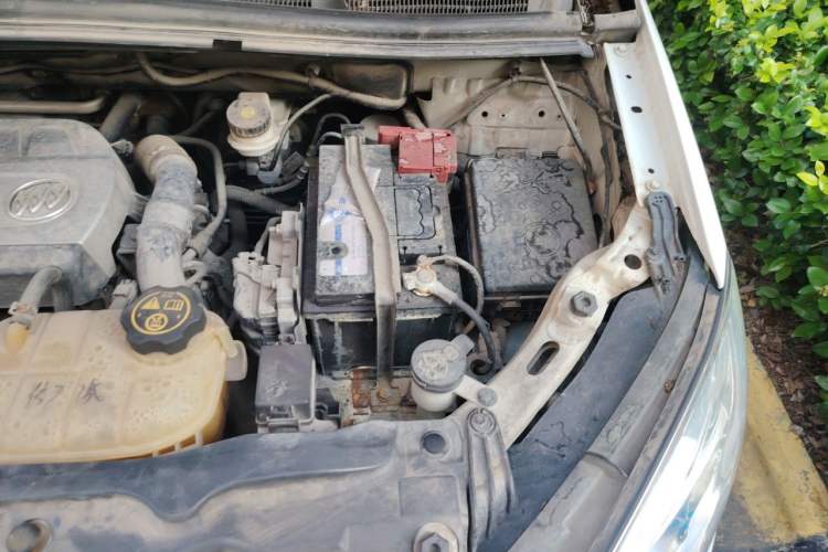 Used Buick Encore 2014 1.4T Automatic Two-Wheel Drive Urban Elite Model Engine Bay Left