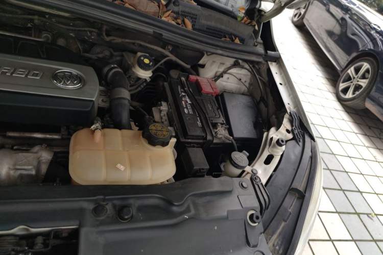 Used Buick Encore 2014 1.4T Automatic Two-Wheel Drive Urban Elite Model Engine Bay Left