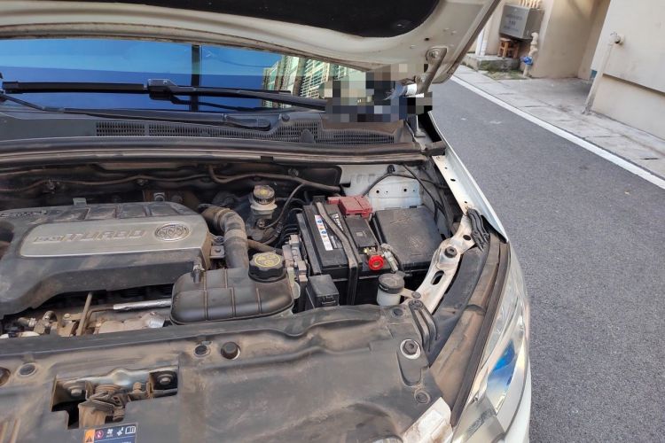 Used Buick Encore 2014 1.4T Manual Two-Wheel Drive Urban Advanced Model Engine Bay Left