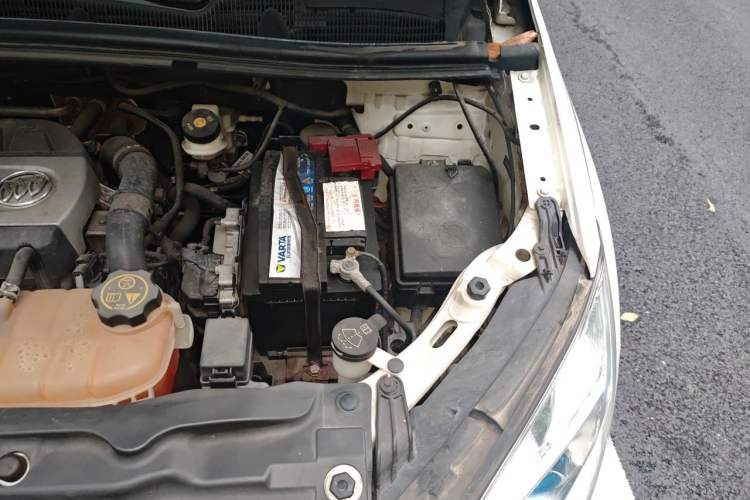 Used Buick Encore 2014 1.4T Automatic Two-Wheel Drive Urban Elite Model Engine Bay Left