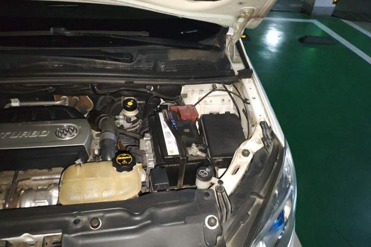 Used Buick Encore 2014 1.4T Automatic Two-Wheel Drive Urban Elite Model Engine Bay Left