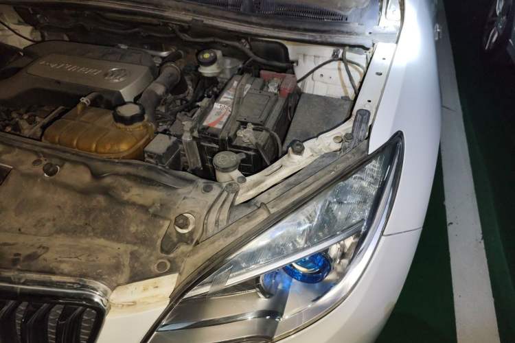 Used Buick Encore 2014 1.4T Automatic Two-Wheel Drive Urban Elite Model Engine Bay Left