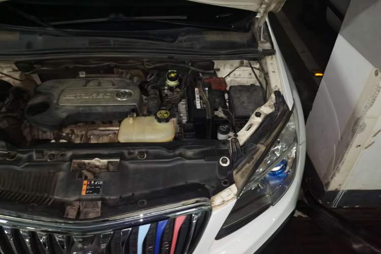 Used Buick Encore 2014 1.4T Manual Two-Wheel Drive Urban Advanced Model Engine Bay Left