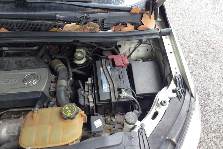 Used Buick Encore 2014 1.4T Automatic Two-Wheel Drive Urban Elite Model Engine Bay Left