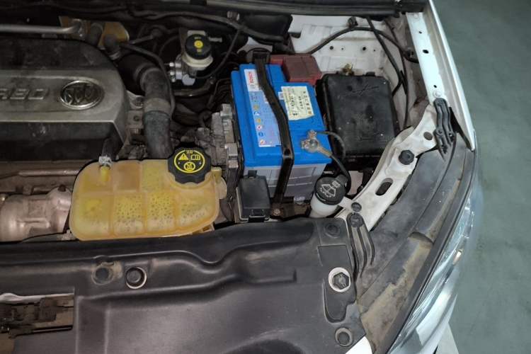 Used Buick Encore 2014 1.4T Automatic Two-Wheel Drive Urban Elite Model Engine Bay Left