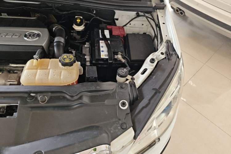 Used Buick Encore 2014 1.4T Automatic Two-Wheel Drive Urban Elite Model Engine Bay Left