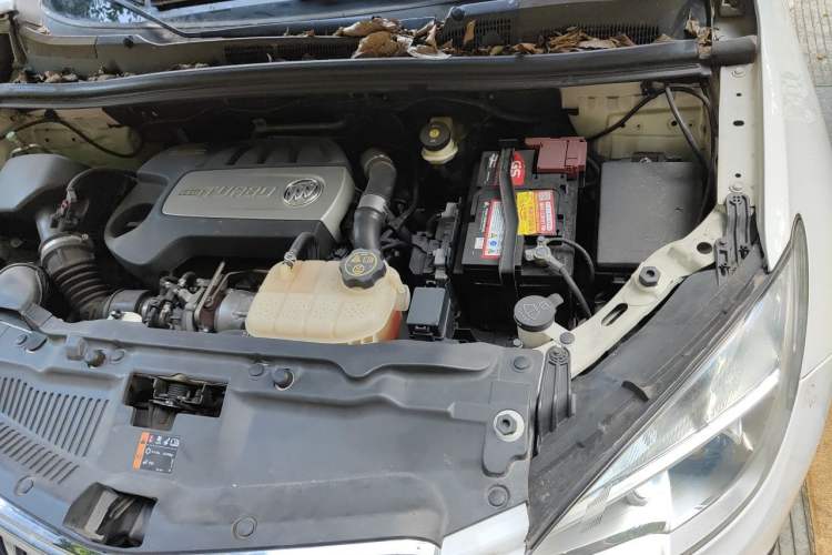 Used Buick Encore 2014 1.4T Automatic Two-Wheel Drive Urban Elite Model Engine Bay Left