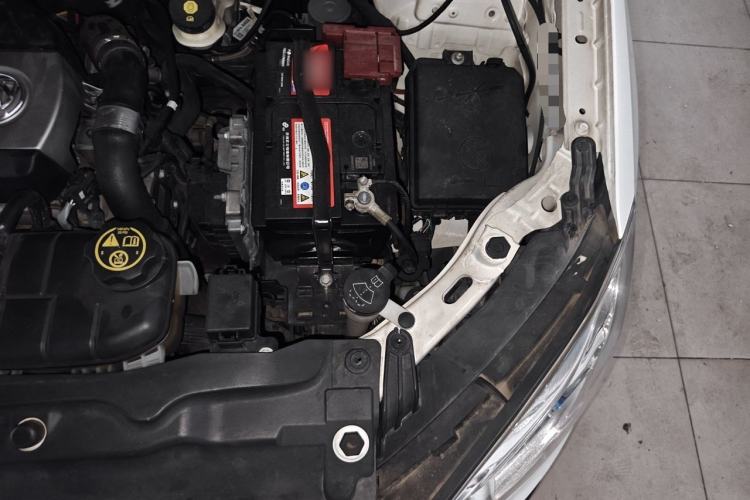 Used Buick Encore 2014 1.4T Automatic Two-Wheel Drive Urban Leading Model Engine Bay Left