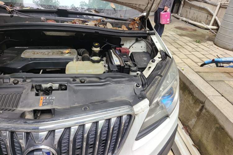 Used Buick Encore 2014 1.4T Automatic Two-Wheel Drive Urban Elite Model Engine Bay Left