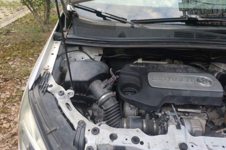 Used Buick Encore 2014 1.4T Automatic Two-Wheel Drive Urban Elite Model Engine Bay Right