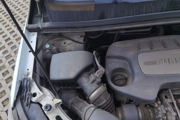 Used Buick Encore 2014 1.4T Automatic Two-Wheel Drive Urban Elite Model Engine Bay Right