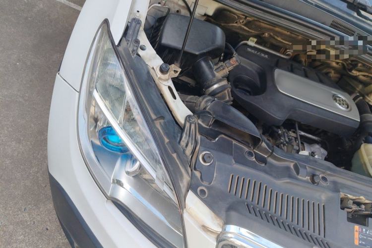 Used Buick Encore 2014 1.4T Manual Two-Wheel Drive Urban Advanced Model Engine Bay Right