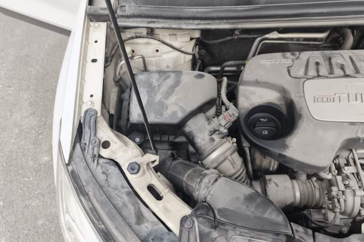 Used Buick Encore 2014 1.4T Automatic Two-Wheel Drive Urban Elite Model Engine Bay Right