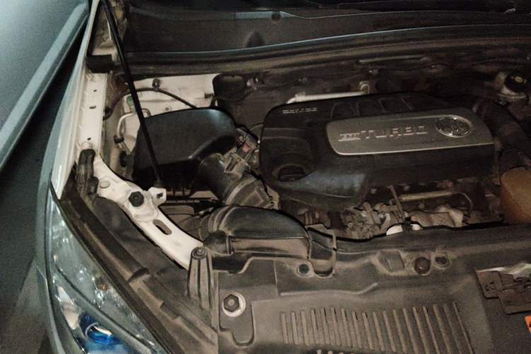 Used Buick Encore 2014 1.4T Automatic Two-Wheel Drive Urban Elite Model Engine Bay Right