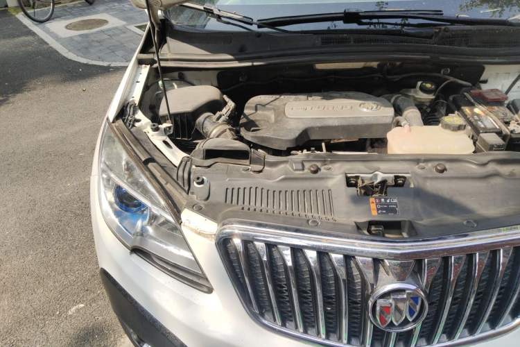 Used Buick Encore 2014 1.4T Automatic Two-Wheel Drive Urban Elite Model Engine Bay Right