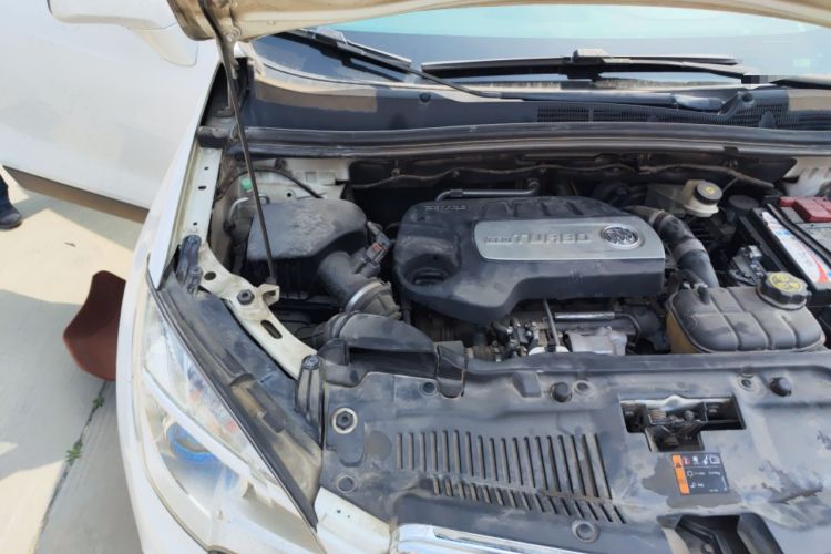 Used Buick Encore 2014 1.4T Automatic Two-Wheel Drive Urban Elite Model Engine Bay Right