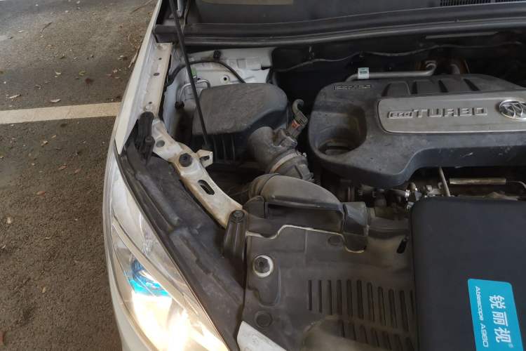 Used Buick Encore 2014 1.4T Automatic Two-Wheel Drive Urban Leading Model Engine Bay Right
