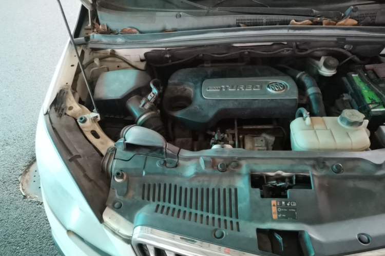 Used Buick Encore 2014 1.4T Automatic Two-Wheel Drive Urban Elite Model Engine Bay Right