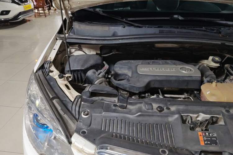 Used Buick Encore 2014 1.4T Automatic Two-Wheel Drive Urban Elite Model Engine Bay Right