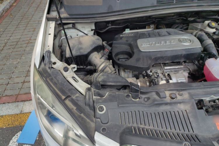 Used Buick Encore 2014 1.4T Automatic Two-Wheel Drive Urban Leading Model Engine Bay Right