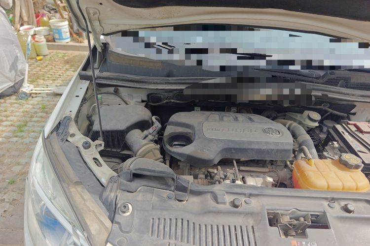 Used Buick Encore 2014 1.4T Manual Two-Wheel Drive Urban Sport Model Engine Bay Right