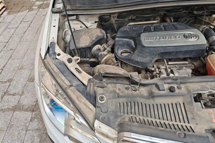 Used Buick Encore 2014 1.4T Automatic Two-Wheel Drive Urban Elite Model Engine Bay Right