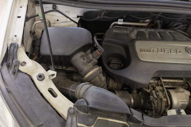 Used Buick Encore 2014 1.4T Automatic Two-Wheel Drive Urban Elite Model Engine Bay Right