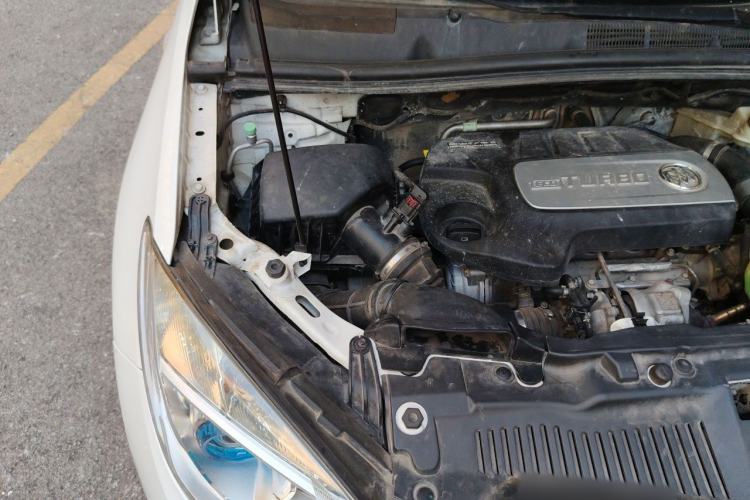Used Buick Encore 2014 1.4T Manual Two-Wheel Drive Urban Advanced Model Engine Bay Right