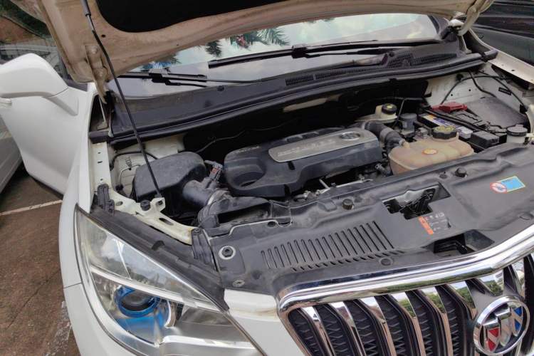 Used Buick Encore 2014 1.4T Automatic Two-Wheel Drive Urban Elite Model Engine Bay Right