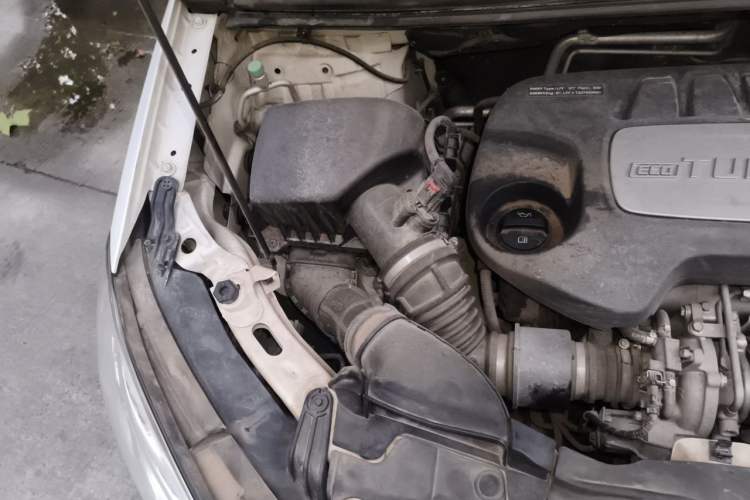 Used Buick Encore 2014 1.4T Manual Two-Wheel Drive Urban Advanced Model Engine Bay Right