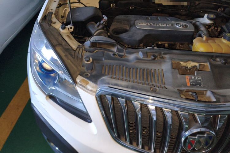 Used Buick Encore 2014 1.4T Automatic Two-Wheel Drive Urban Elite Model Engine Bay Right