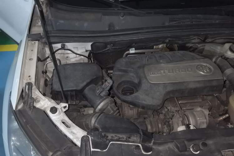 Used Buick Encore 2014 1.4T Automatic Two-Wheel Drive Urban Elite Model Engine Bay Right