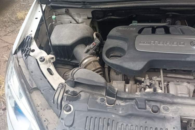 Used Buick Encore 2014 1.4T Automatic Two-Wheel Drive Urban Elite Model Engine Bay Right