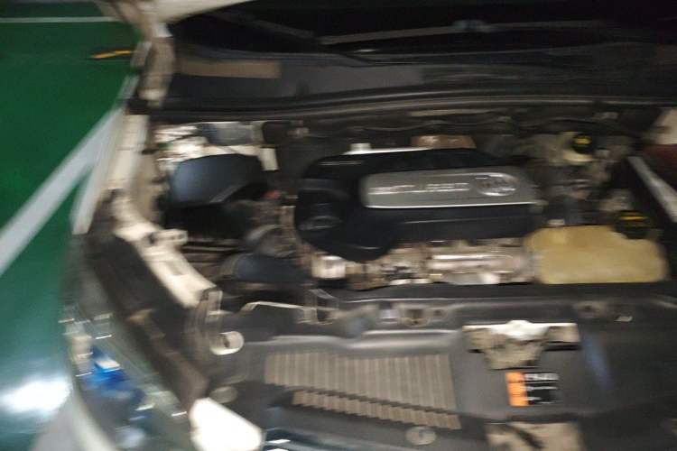 Used Buick Encore 2014 1.4T Automatic Two-Wheel Drive Urban Elite Model Engine Bay Right