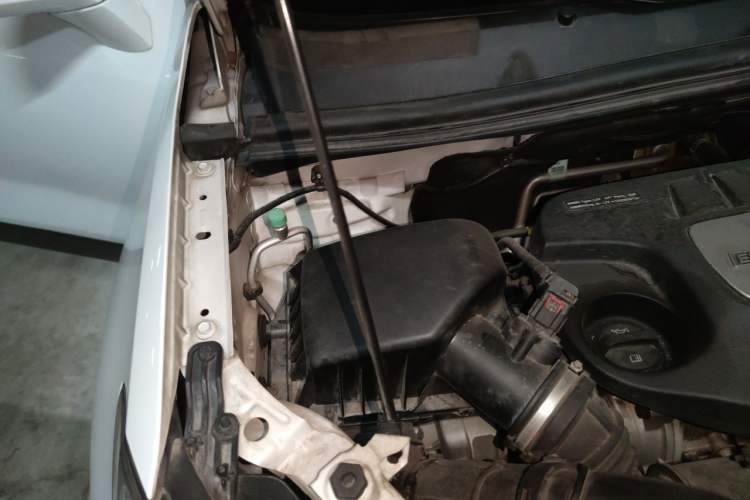 Used Buick Encore 2014 1.4T Automatic Two-Wheel Drive Urban Elite Model Engine Bay Right